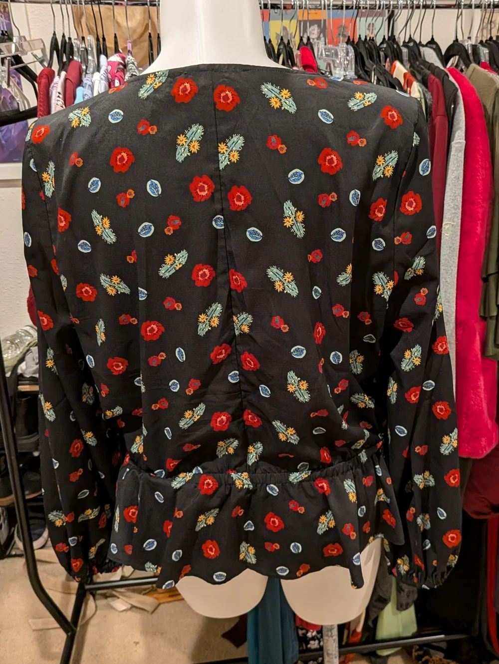 Eloquii Black Cactus & Floral Blouse - 20 - Picture 4 of 7